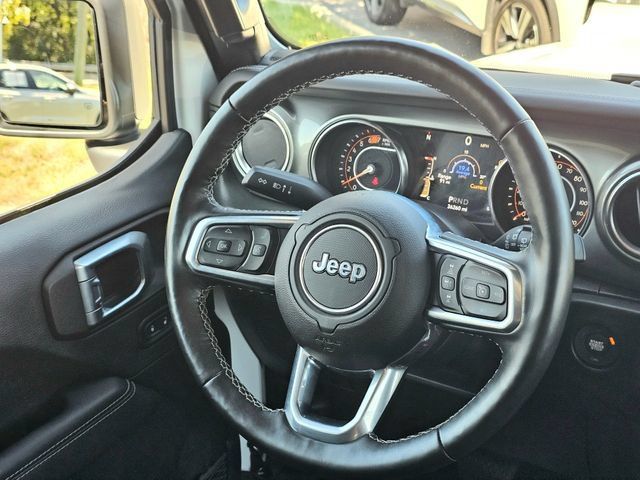 Used 2021 Jeep Wrangler Unlimited Sahara AWD/4WD image 30
