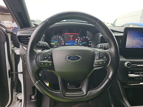 Used 2020 Ford Explorer XLT w/ Class III Trailer Tow Package AWD/4WD image 4