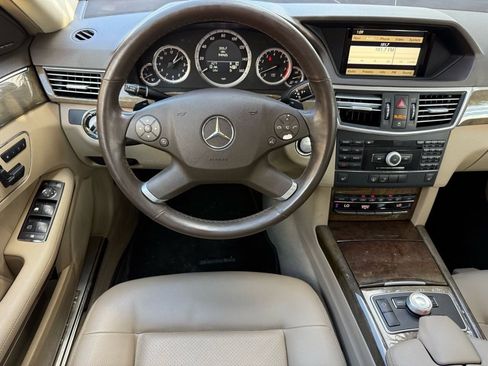 Used 2010 Mercedes-Benz E 350 4MATIC Sedan image 9