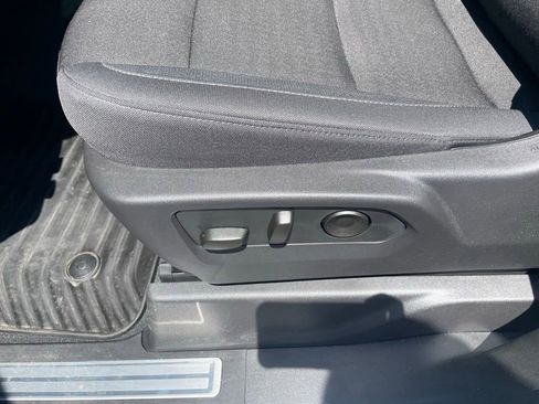 Used 2025 Chevrolet Silverado 1500 LT AWD/4WD image 9