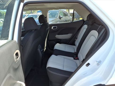 Used 2026 Hyundai Venue SEL image 16