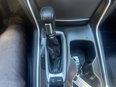 Used 2018 Honda Accord Touring image 27