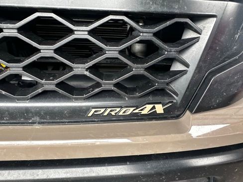Used 2021 Nissan Titan PRO-4X w/ Pro-4x Convenience Package AWD/4WD image 3