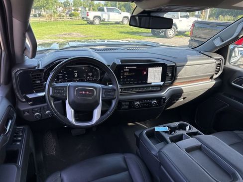 Used 2025 GMC Sierra 1500 SLT AWD/4WD image 8