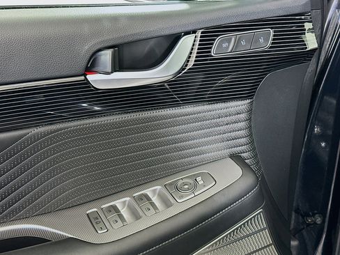 Used 2024 Hyundai Palisade Calligraphy image 15