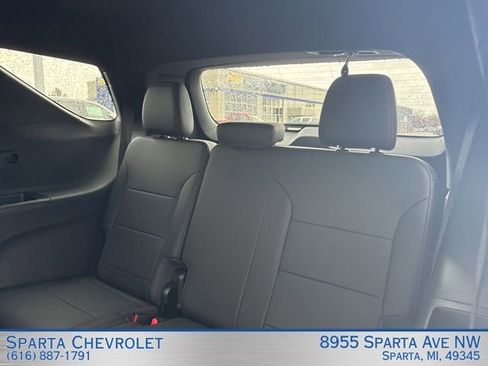 Used 2025 Chevrolet Traverse Z71 image 19