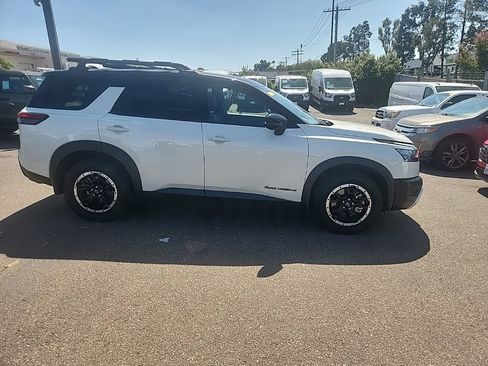 Used 2024 Nissan Pathfinder Rock Creek AWD/4WD image 16