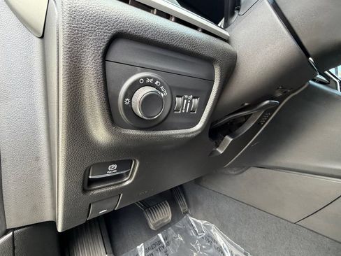 Used 2023 Jeep Grand Cherokee L Laredo AWD/4WD image 27
