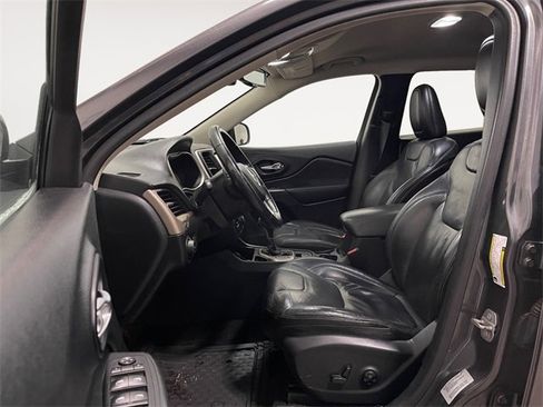 Used 2015 Jeep Cherokee Limited image 9