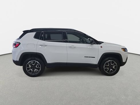 New 2026 Jeep Compass Trailhawk AWD/4WD image 4