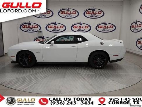 Used 2022 Dodge Challenger R/T w/ Performance Handling Group image 5