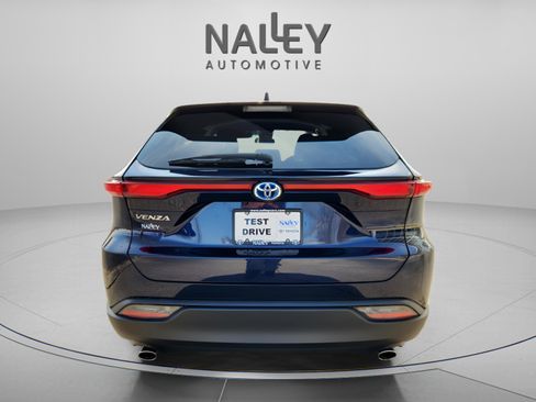Certified 2023 Toyota Venza LE image 4