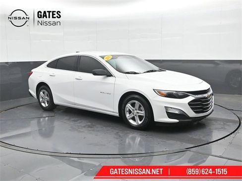 Used 2022 Chevrolet Malibu LS image 4
