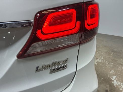 Used 2017 Hyundai Santa Fe Limited w/ Cargo Package image 17