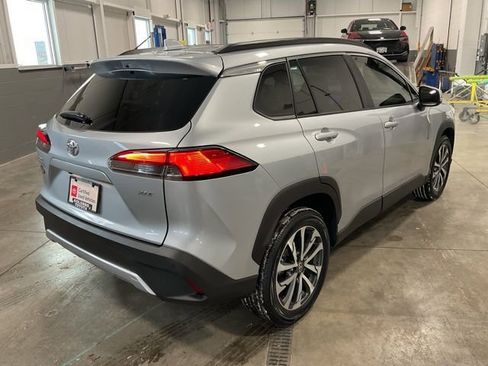 Used 2023 Toyota Corolla Cross XLE image 6