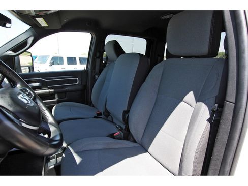 Used 2024 RAM 2500 Big Horn AWD/4WD image 27