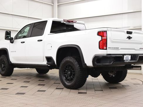 Used 2026 Chevrolet Silverado 2500 ZR2 AWD/4WD image 5