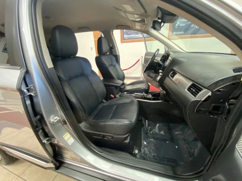 Used 2020 Mitsubishi Outlander SEL FWD image 13