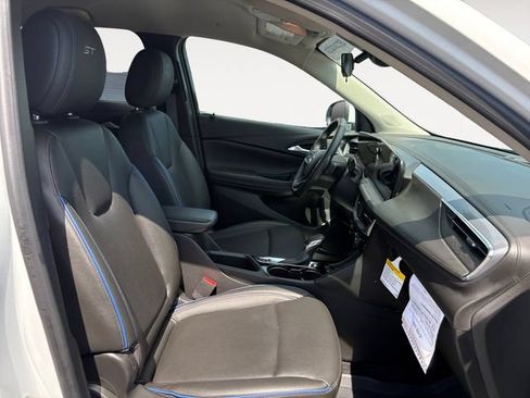 Used 2025 Buick Encore GX Sport Touring w/ Comfort Package FWD image 15