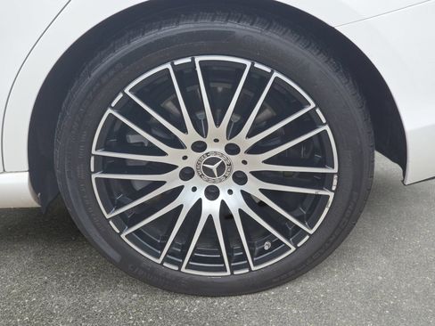 Used 2023 Mercedes-Benz C 300 4MATIC Sedan image 31
