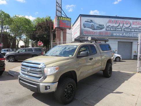 Used 2017 Toyota Tundra SR5 w/ TRD Off Road Package AWD/4WD image 2