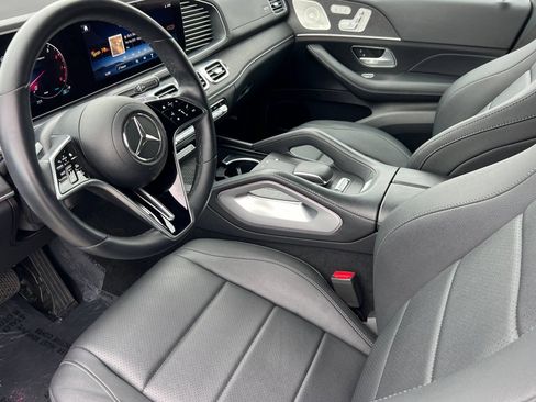 Used 2025 Mercedes-Benz GLS 450 4MATIC image 13