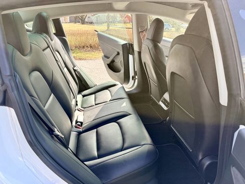 Used 2022 Tesla Model 3 Long Range image 18