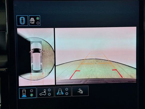 Used 2025 GMC Yukon Denali image 16