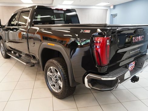 Used 2026 GMC Sierra 2500 SLT AWD/4WD image 10