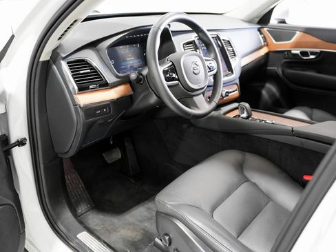 Used 2025 Volvo XC90 T8 Plus w/ Protection Package Premier image 9