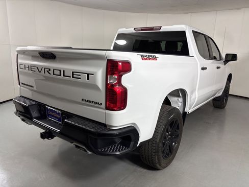 Used 2024 Chevrolet Silverado 1500 Custom Trail Boss w/ LPO, Dark Essentials Package image 8