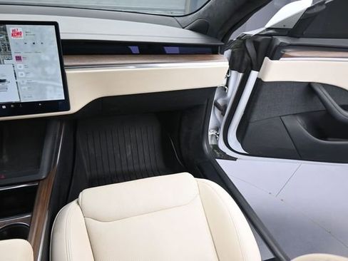 Used 2022 Tesla Model S image 61