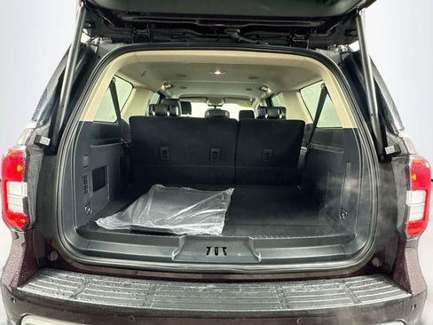 Used 2024 Ford Expedition Max XLT image 14