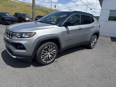 Used 2023 Jeep Compass Limited w/ Elite Group AWD/4WD image 7