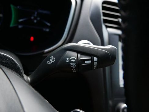 Used 2019 Ford Fusion SE FWD image 26