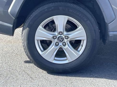 Used 2020 Toyota RAV4 LE image 12