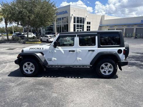 Used 2018 Jeep Wrangler Unlimited Sport S AWD/4WD image 7