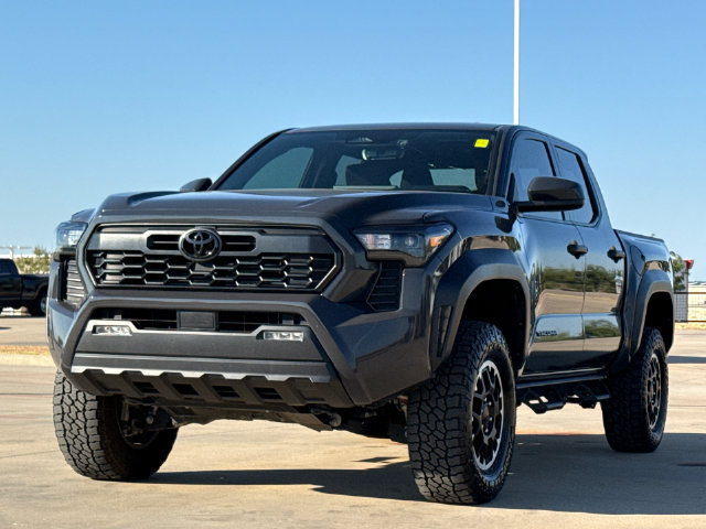 Used 2025 Toyota Tacoma TRD Off-Road AWD/4WD image 3