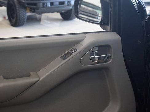 Used 2007 Nissan Frontier XE w/ Preferred Pkg RWD image 13