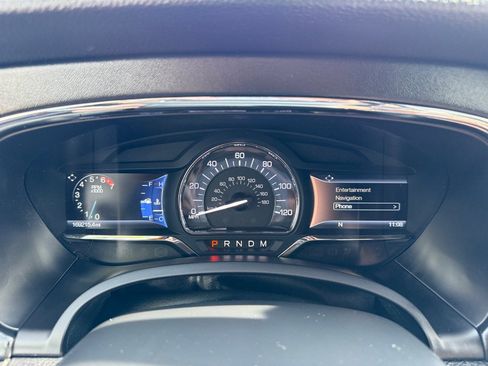 Used 2015 Lincoln Navigator 2WD image 30