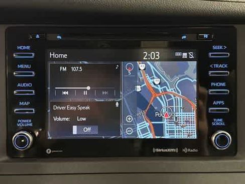Used 2018 Toyota Sienna SE Premium FWD image 18