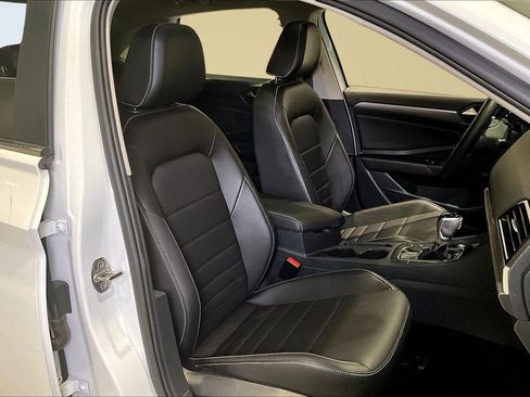 Used 2023 Volkswagen Jetta SE image 28