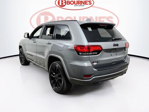 Used 2022 Jeep Grand Cherokee Laredo X AWD/4WD image 9
