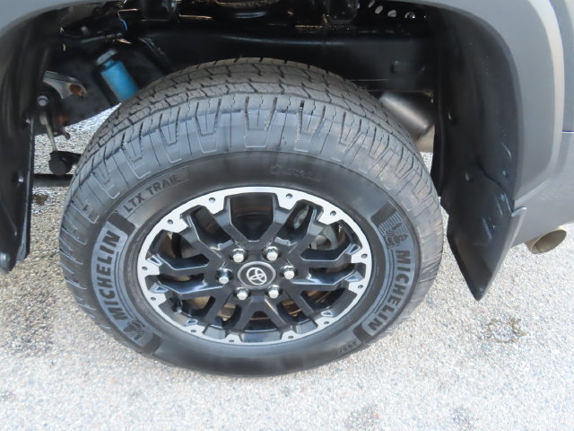 Used 2025 Toyota Tundra SR5 AWD/4WD image 17