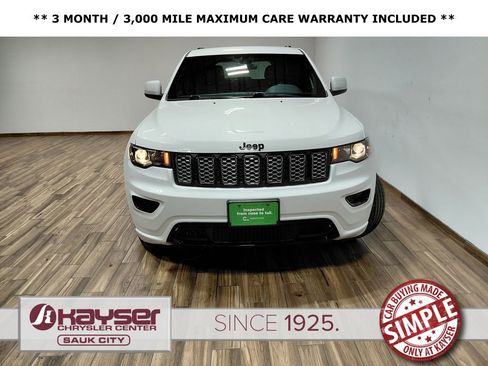 Certified 2021 Jeep Grand Cherokee Laredo X AWD/4WD image 3