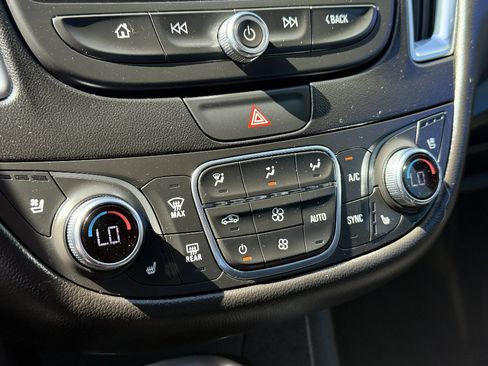 Used 2022 Chevrolet Malibu Premier FWD image 14