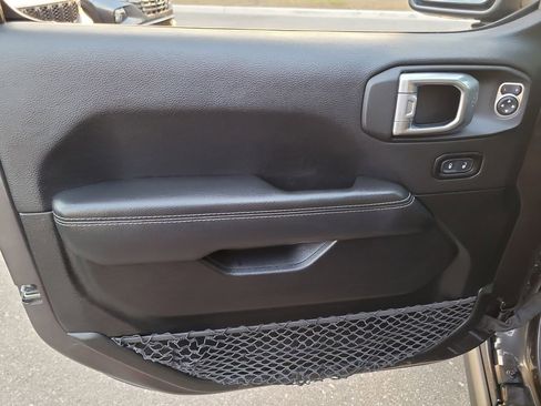 Used 2021 Jeep Gladiator Overland w/ Popular Equipment Package image 14