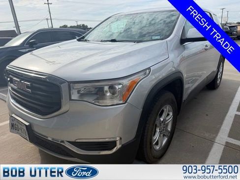 Used 2019 GMC Acadia SLE w/ LPO, Cargo Package FWD image 2