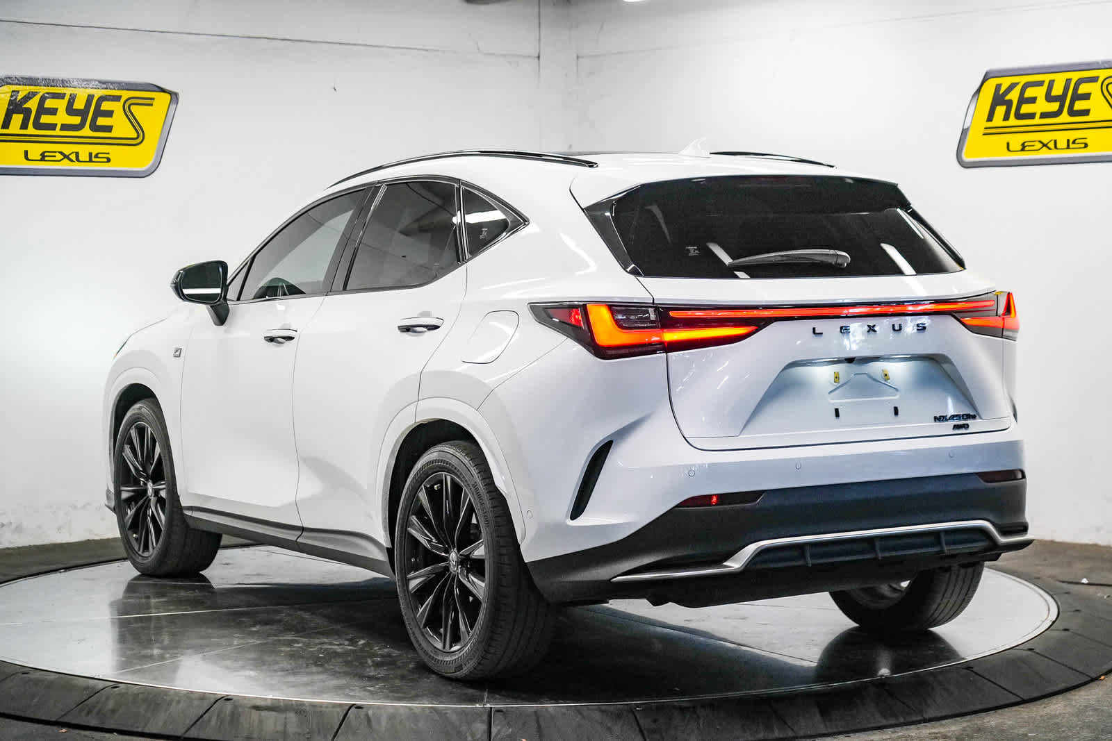 Used 2025 Lexus NX 450h+ F Sport w/ Accessory Package (2T) AWD/4WD image 2
