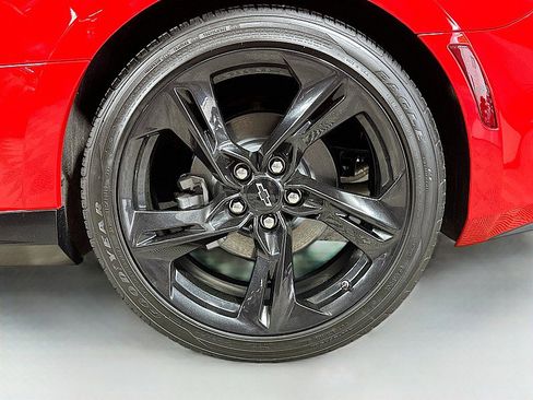Used 2022 Chevrolet Camaro LT RWD image 31